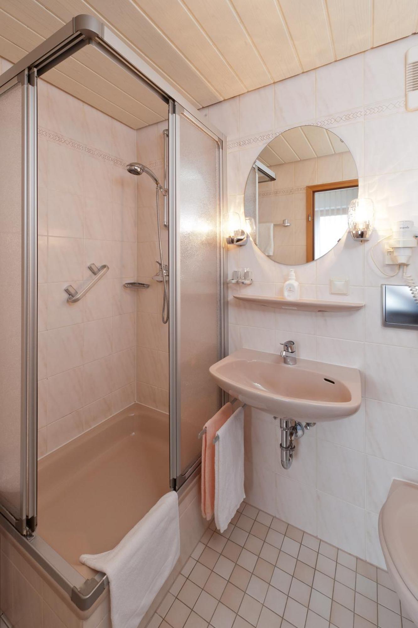 Sindersdorfer Hof Hotel Хилполтщайн Екстериор снимка