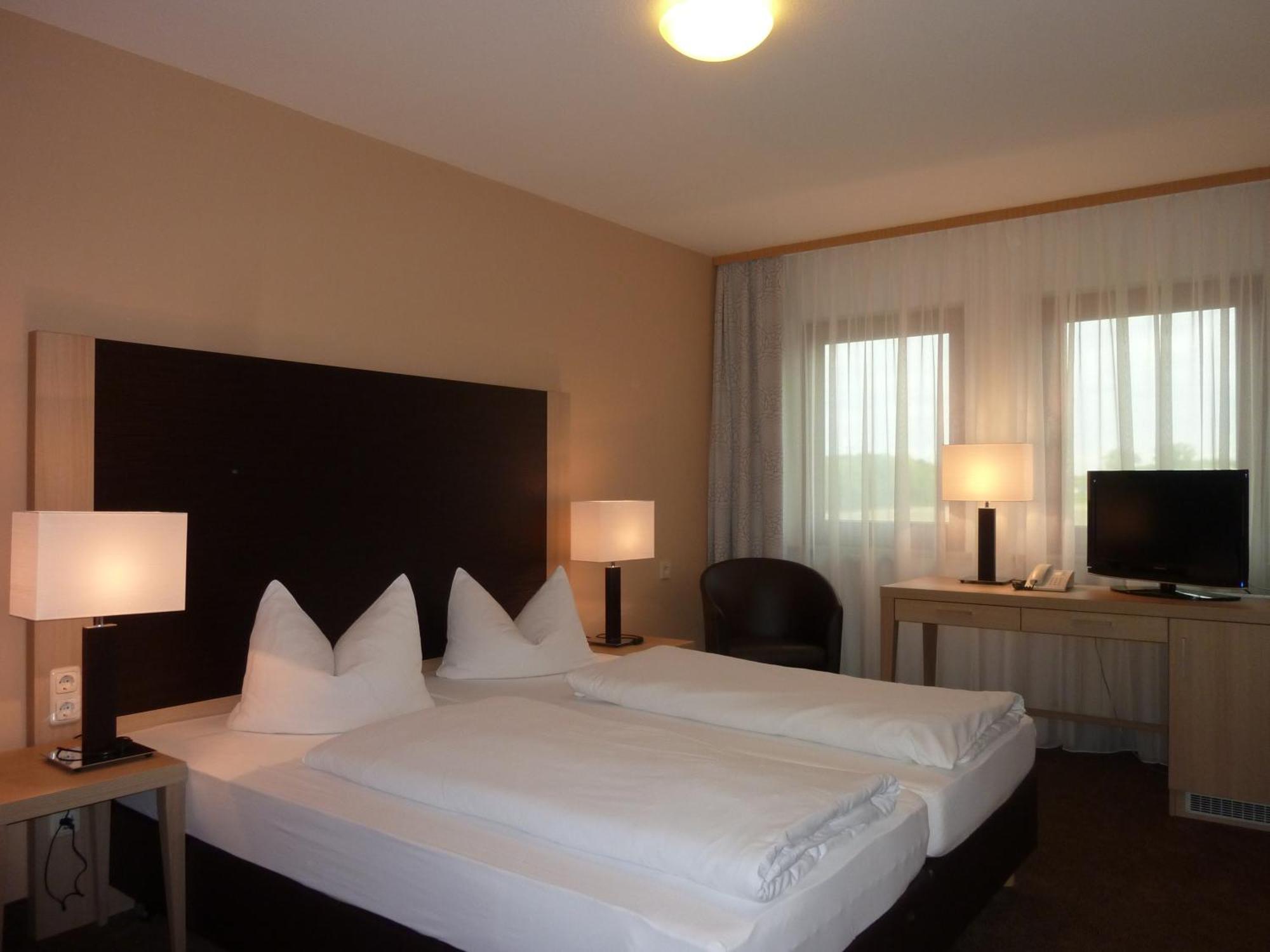 Sindersdorfer Hof Hotel Хилполтщайн Екстериор снимка